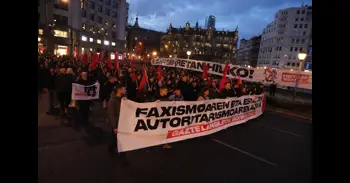 Miles de jóvenes secundan en Bilbao el llamamiento de GKS a "crear un muro de contención contra el fascismo"