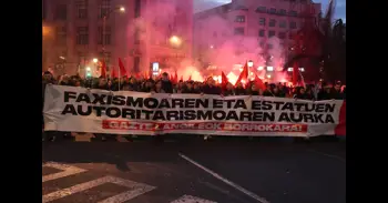 Miles de jóvenes secundan en Bilbao el llamamiento de GKS a "crear un muro de contención contra el fascismo"