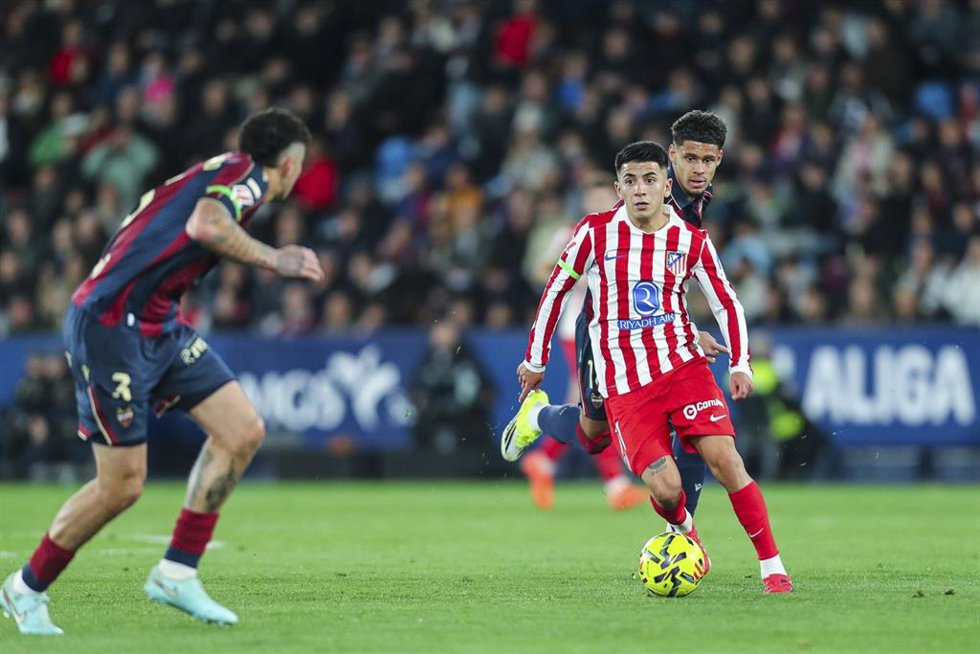 Thiago Almada, en un partido con el Atlético de Madrid.