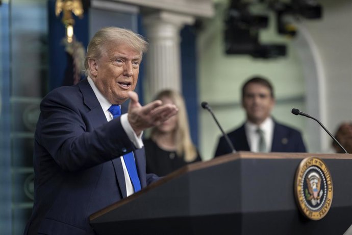 Archivo - Arquivo - 27 de junho de 2025, Washington, D.C., Estados Unidos da América: O presidente dos EUA, Donald Trump, responde a uma pergunta durante uma coletiva de imprensa na Sala de Imprensa James S. Brady da Casa Branca, em 27 de junho de 2025, e