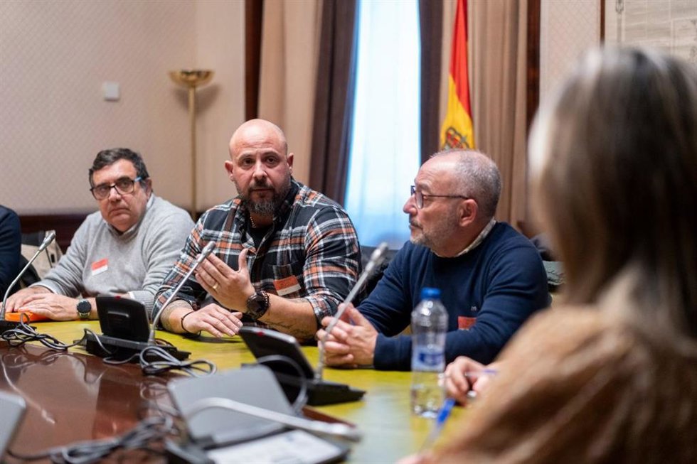 Movimiento Sumar Región de Murcia junto al Grupo Plurinacional Sumar se ha reunido este miércoles en el Congreso con el comité de empresa de SABIC y sus representantes sindicales