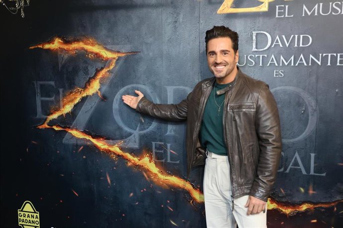 El cantante David Bustamante durante la presentación de 'El Zorro, el musical' en el Teatro La Latina, a 26 de enero de 2026, en Madrid (España).