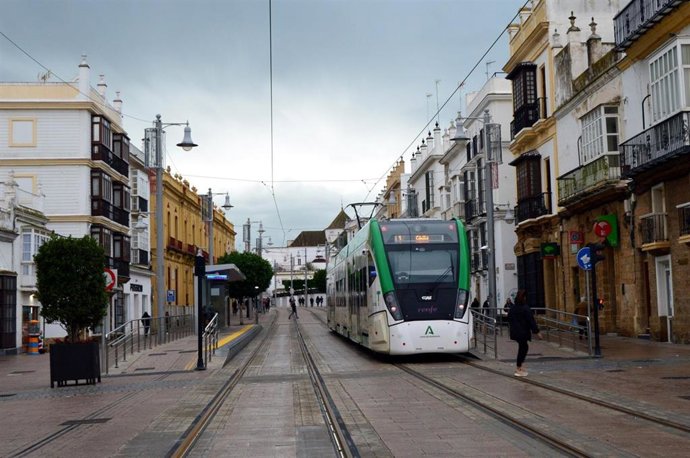 El Trambahía consolida su demanda con más de dos millones de viajeros transportados en 2025