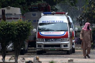 Archivo - Ambulancia en Pakistán