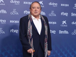Archivo - El actor Fernando Esteso posa en la alfombra roja previa a la gala de la 37 edición de los Premios Goya, en el Palacio de Congresos y Exposiciones FIBES, a 11 de febrero de 2023, en Sevilla, Andalucía (España).
