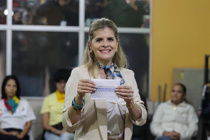 La candidata del oficialista Partido Pueblo Soberano (PPSO) a la Presidencia de Costa Rica, Laura Fernández