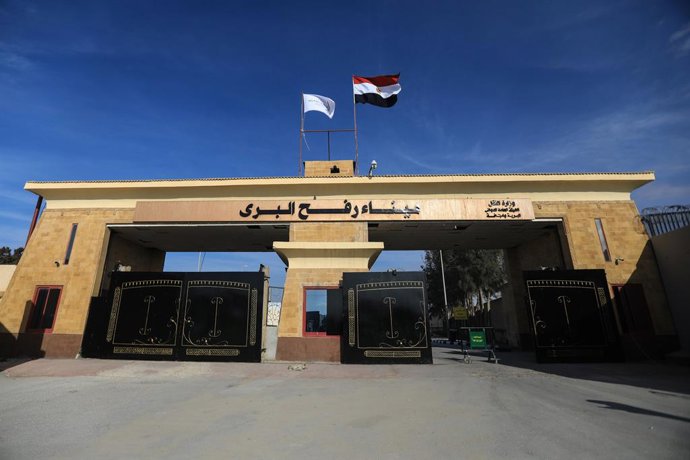Archivo - 19 January 2025, Egypt, Rafah: A general view of Rafah Border Crossing between Egypt and Palestinian territories. A newly brokered ceasefire between Israel and Hamas in the Gaza Strip took effect on Sunday, after being delayed by several hours d