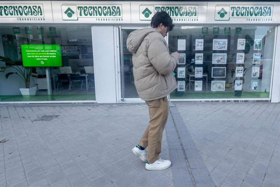 Una oficina de empresa inmobiliaria