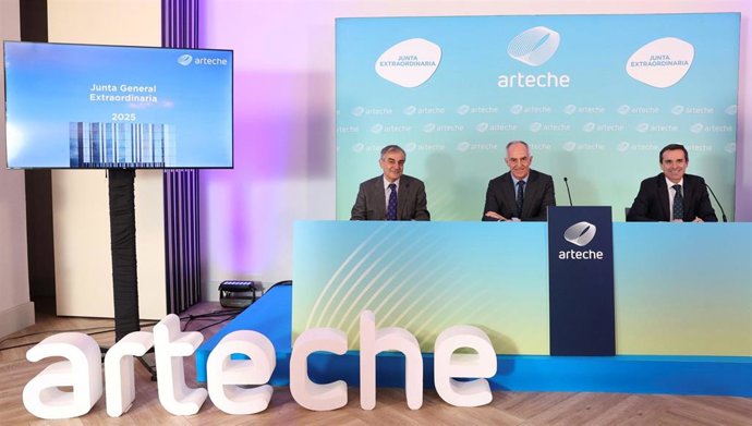 Archivo - José Ramón Berecibar, Álex Arteche y Luis María Pérez