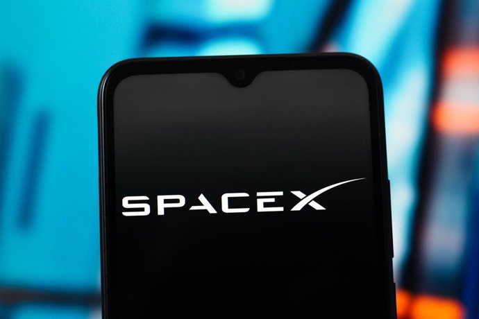 31 de janeiro de 2026, Canadá: Nesta ilustração fotográfica, o logotipo da SpaceX (Space Exploration Technologies Corp - Space X) é exibido na tela de um smartphone.