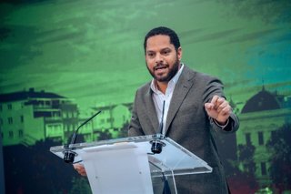 Archivo - El secretario general de VOX, Ignacio Garriga, comparece en rueda de prensa tras la reunión del Comité de Acción Política de VOX, a 18 de noviembre de 2023, en Madrid (España). La comparecencia ha tenido lugar después del encuentro entre el líde