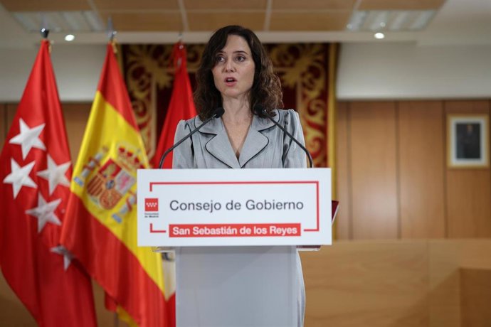 La presidenta de la Comunidad de Madrid, Isabel Díaz Ayuso, durante la rueda de prensa posterior a la reunión del Consejo de Gobierno, en el Ayuntamiento de San Sebastián de los Reyes, a 28 de enero de 2026, en Madrid (España).