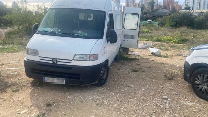 La Policia Local de Benidorm imposa diverses multes per abocaments il·legals