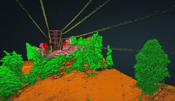 Archivo - Simulación digital de una línea eléctrica de alta tensión.
