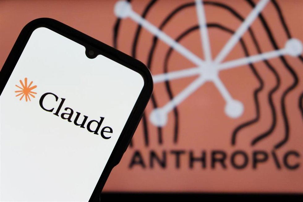 Archivo - Ilustración de Claude, la IA de Anthropic. 