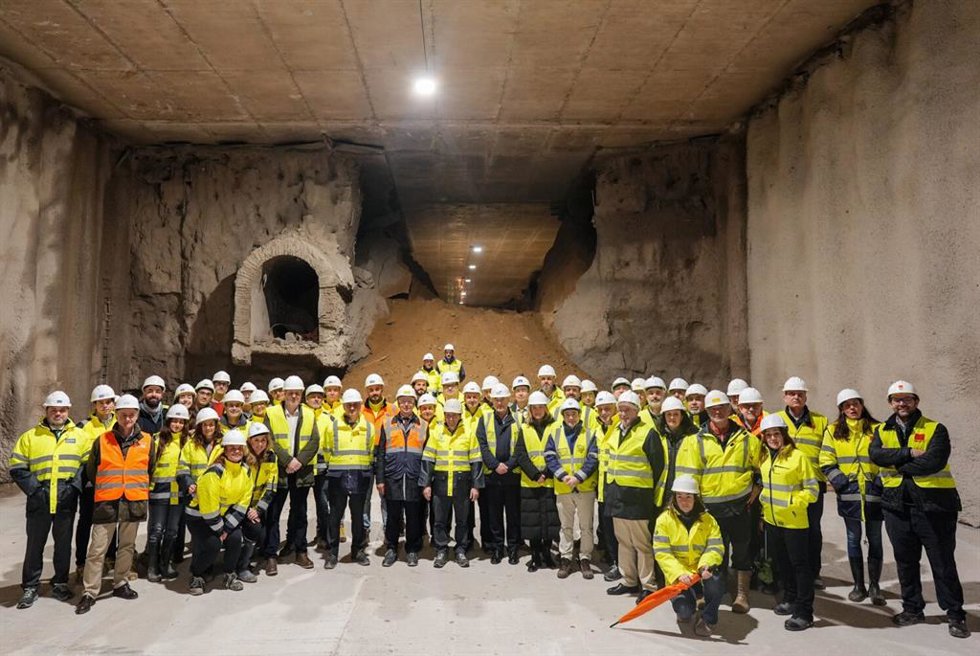 VIista del alcalde, José Luis Martínez-Almeida, a las obras de la A-5