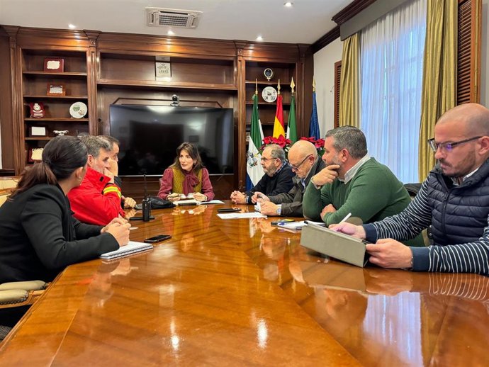 La alcaldesa de Mijas, Ana Mata, ha convocado en la mañana de este lunes una reunión del comité asesor de emergencias ante las previsiones meteorológicas desfavorables para esta semana, sobre todo a partir del miércoles