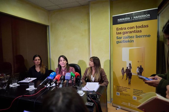 La vicepresidenta Alfaro presenta en rueda de prensa el nuevo Servicio de Información, Asesoramiento y Mediación en alquiler y ejecuciones hipotecarias.