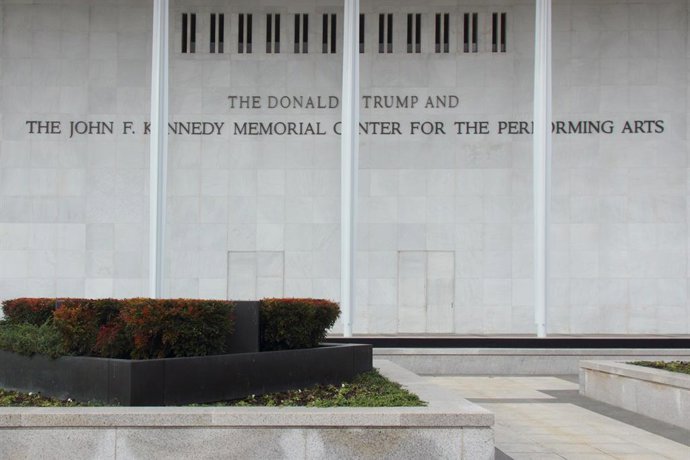 Archivo - Arquivo - Imagem de arquivo da fachada do centro Kennedy após a mudança de nome.