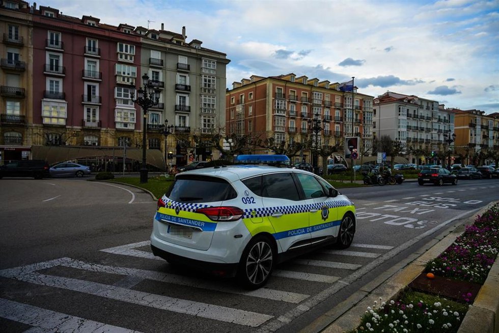 Archivo - Intervenciones de la Policía Local de Santander.- Archivo