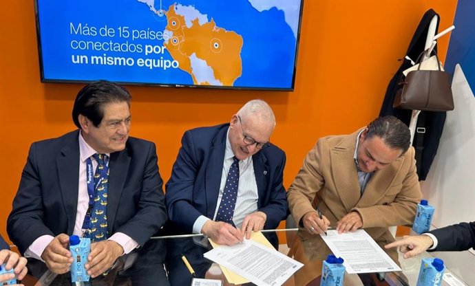 UNAV se alía con la mexicana Expo Mayoristas para el intercambio turístico entre ambos países.