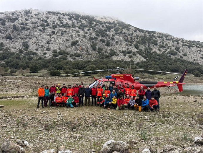 Bomberos de Mallorca y el 061 impulsan la integración de personal sanitario en el Grupo de Rescate de Montaña.