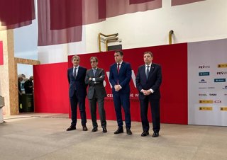 (i-d) El presidente de BWW, Javier Pagés; el presidente de Fira de Barcelona,Pau Relat; el conseller Òscar Ordeig, y el ministro Luis Planas.