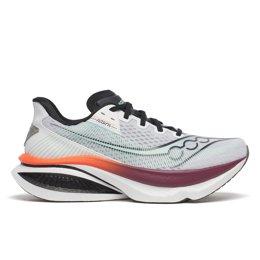 Archivo - Saucony redefine el entrenamiento diario con la nueva Endorphin Azura.