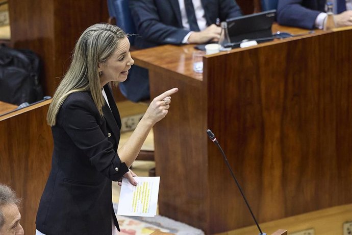 Archivo - La portavoz del PSOE en la Asamblea, Mar Espinar, interviene durante el pleno de la Asamblea de Madrid