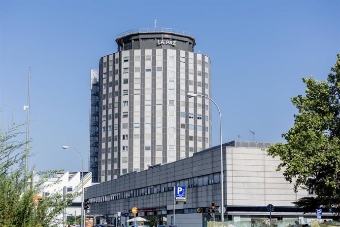 Archivo - Fachada del Hospital Universitario de la Paz, a 4 de agosto de 2025, en Madrid (España). 