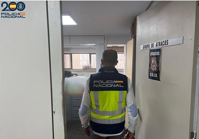 Desmantelan una violenta banda de ladrones de relojes que se hizo con un botín valorado en medio millón de euros.