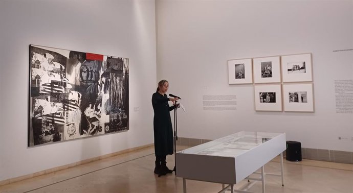 La comisaria y conservadora senior de Pintura Moderna del museo, Marta Ruiz del Árbol en la presentación de la muestra de 'Express. En movimiento'