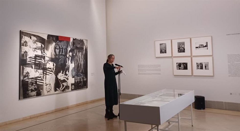 La comisaria y conservadora senior de Pintura Moderna del museo, Marta Ruiz del Árbol en la presentación de la muestra de 'Express. En movimiento'