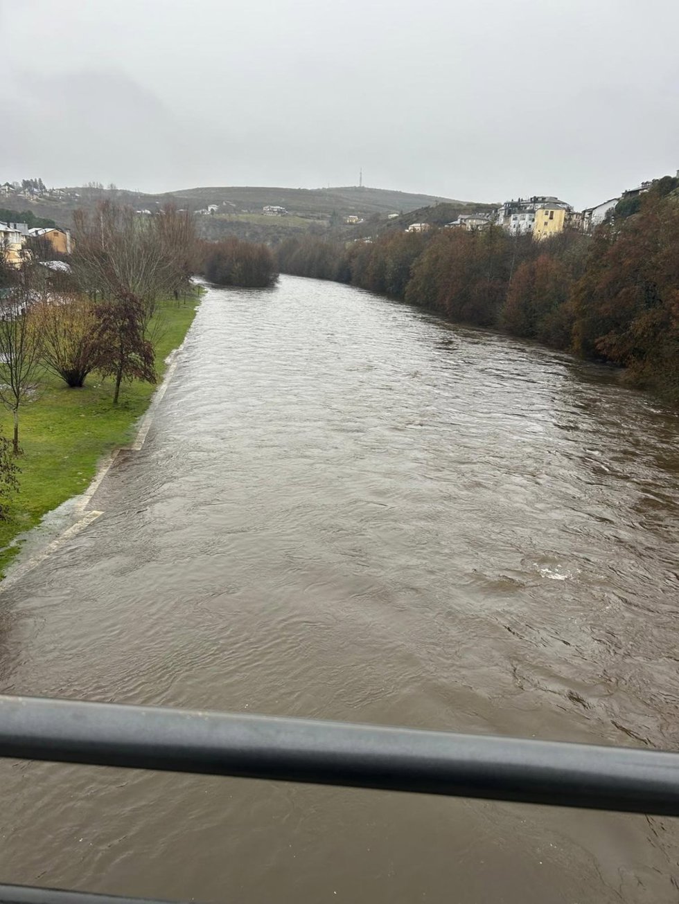 El río Tera a su paso por Puebla de Sanabria (Zamora).