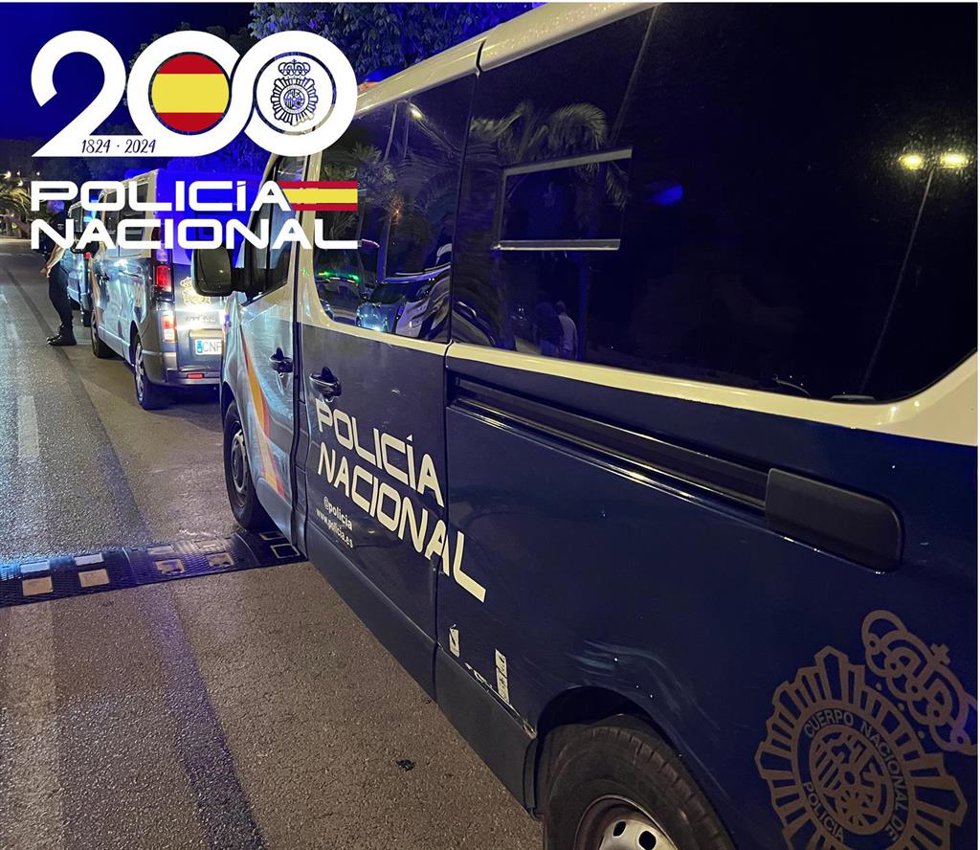 Archivo - Vehículos de la Policía Nacional.