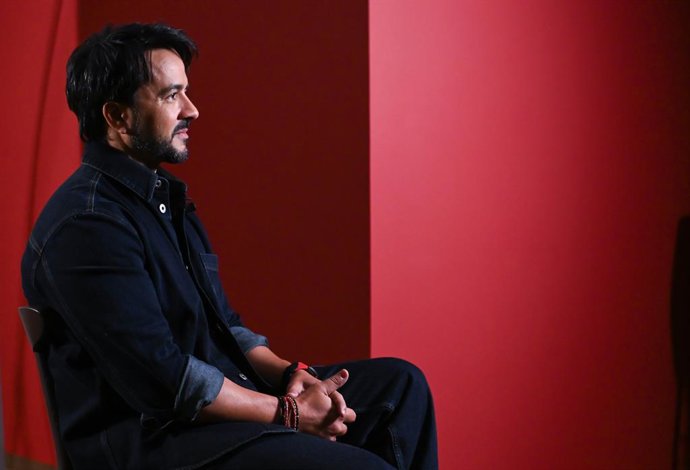 El cantante Luis Fonsi, durante una entrevista para Europa Press, a 2 de febrero de 2026, en Madrid (España). Luis Alfonso Rodríguez López-Cepero, conocido artísticamente como Luis Fonsi, es un cantautor, productor y actor puertorriqueño que se ha consoli