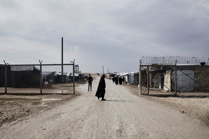 Archivo - Arquivo - 11 de fevereiro de 2025, Al Hol, Síria: Al Hol, 11 de fevereiro de 2025 - Dentro das vielas do campo de Al Hol, onde cerca de 40.000 pessoas acusadas de terem ligações com o ISIS estão detidas, sob vigilância rigorosa das forças de seg