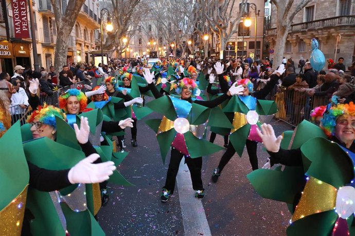 Archivo - Una comparsa durante la celebración de Sa Rueta y Sa Rua 2023.