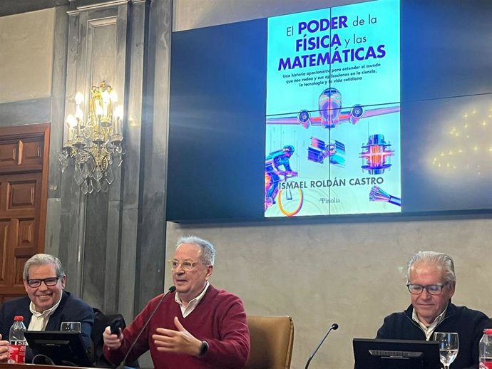 La presentación de 'El poder de la Física y las Matemáticas' en Sevilla.