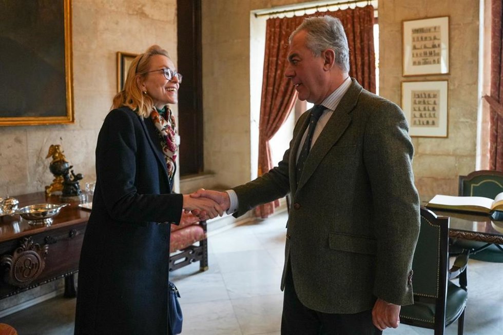 José Luis Sanz se reúne con la embajadora de Alemania en España en el Consistorio.