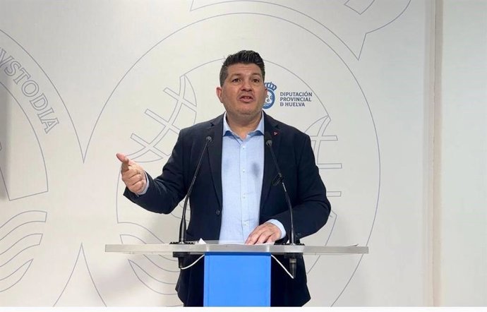 El portavoz de la coalición de izquierdas en la Diputación de Huelva, Marcos Toti.