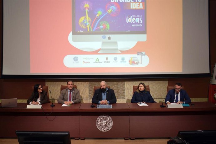 Un momento de la presentación de la XVIII edición de la Feria de las Ideas en el Auditorio de la Universidad de Almería.