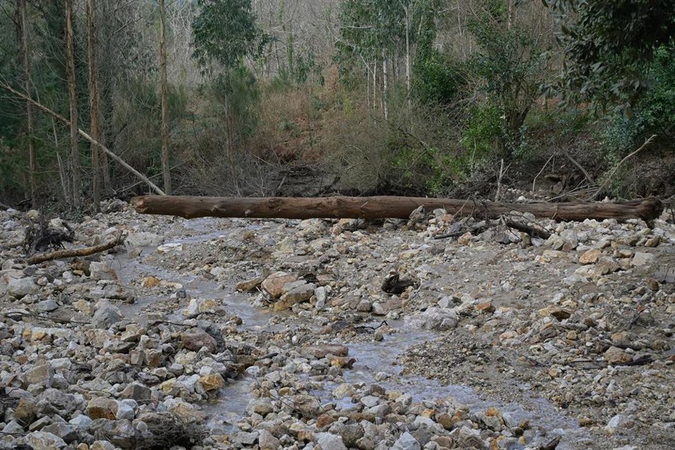 Rotura y desbordamiento de una antigua balsa minera en Monte Neme, a 31 de enero de 2026, entre Malpica y Carballo, La Coruña, Galicia (España). El colapso de la balsa ha provocado el arrastre de miles de toneladas de agua, lodo, tierra y piedras ladera