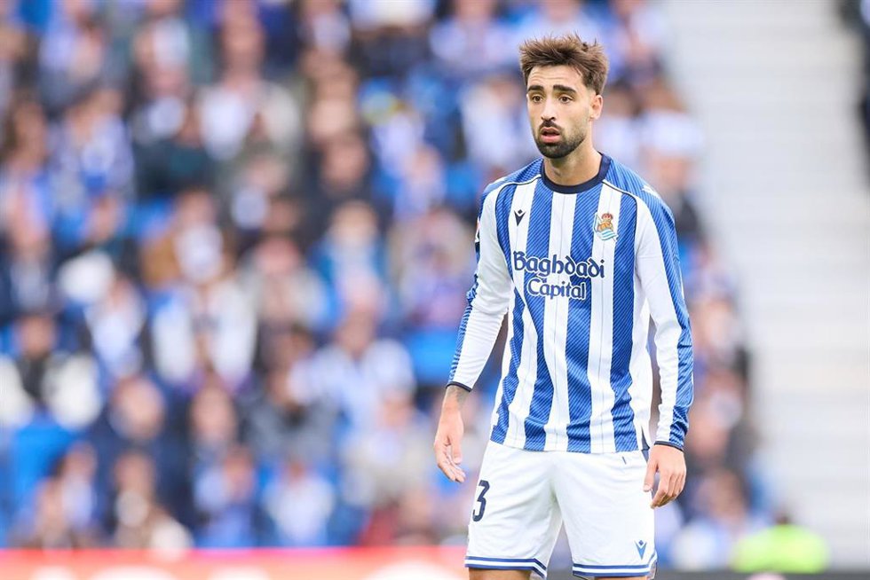 Archivo - Brais Méndez con la Real Sociedad