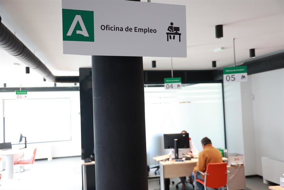 Archivo - Imagen de la nueva oficina de Empleo de Chipiona, en imagen de archivo.