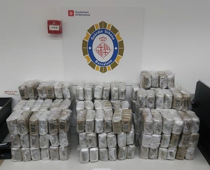 La Guardia Urbana de Barcelona (GUB) interviene cerca de 100 kilos de hachís en un vehículo