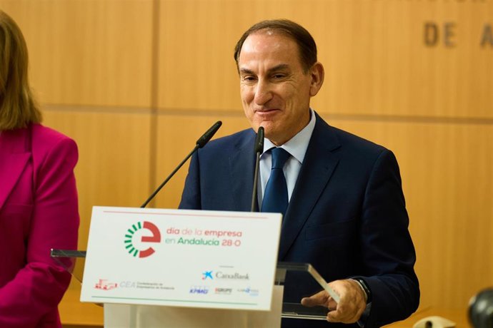 Archivo - El presidente de la Confederación de Empresarios de Andalucía (CEA), Javier González de Lara, en imagen de archivo. 