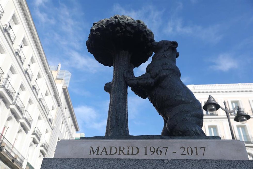 Archivo - La estatua del Oso y el Madroño