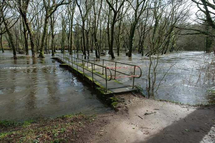 Archivo - Imagen de arhivo de inundaciones provocadas por el desbordamiento del río Tambre, a 17 de enero de 2023, en Oroso, A Coruña, Galicia (España).