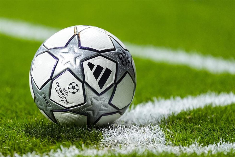 Balón de la Champions en la temporada 2025-26.